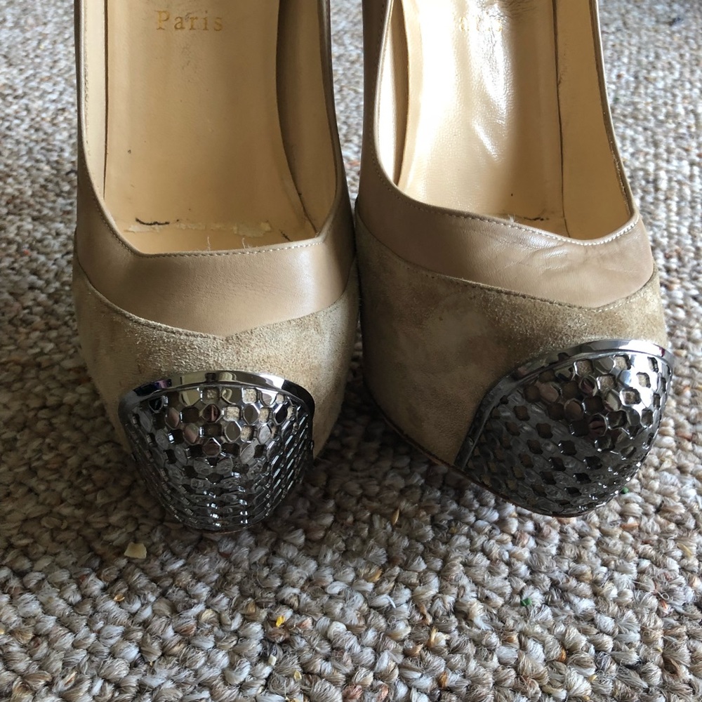 FINAL PRICE Authentic Louboutin Pumps - Picture 4 of 8
